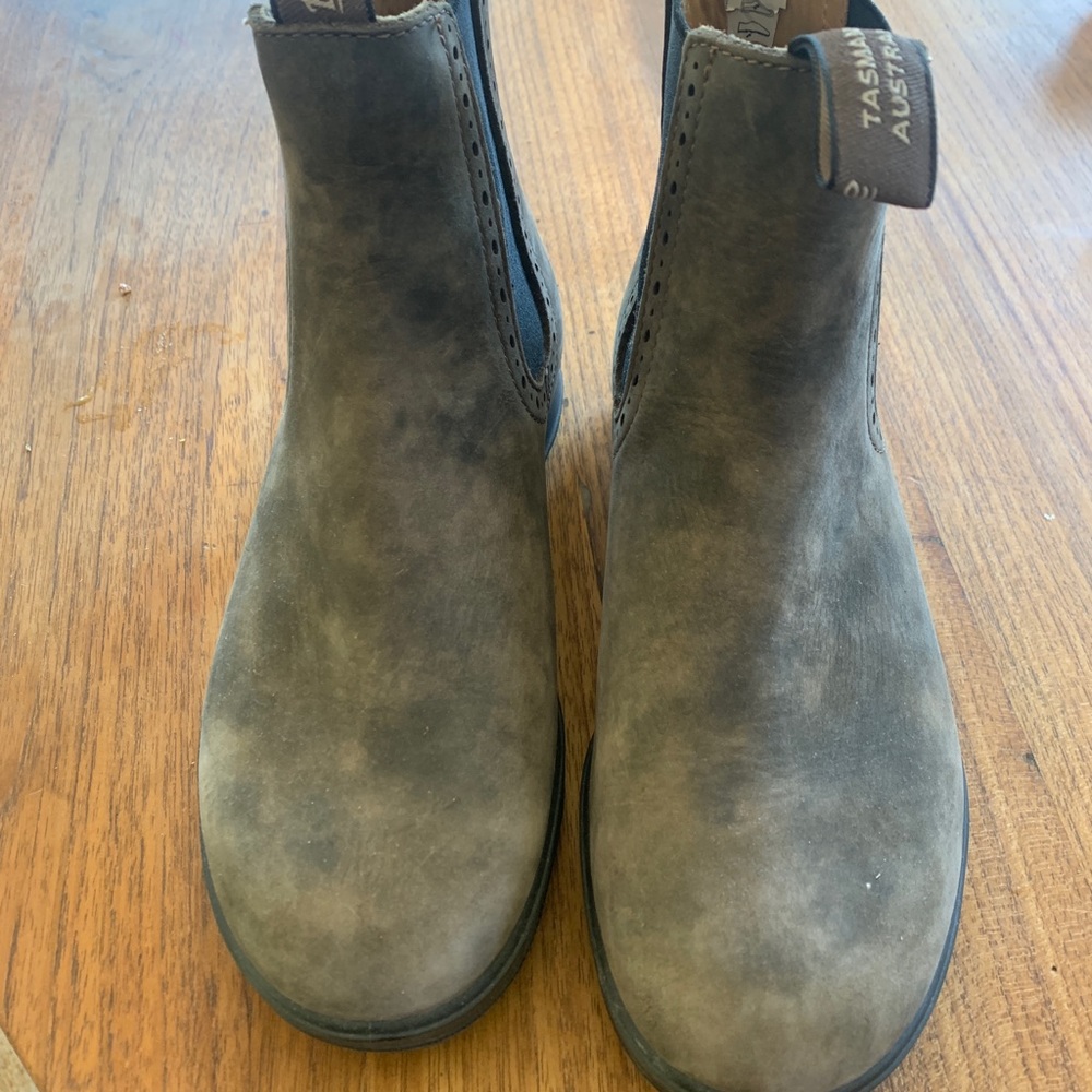 Blundstone 4 1/2 only worn twice